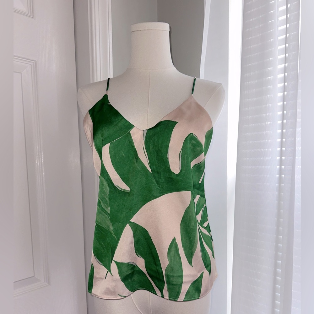 H&M NWT palm print tank